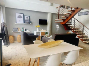 NEW Ocean Front View Luxury Triplex w jacuzzi 2BR